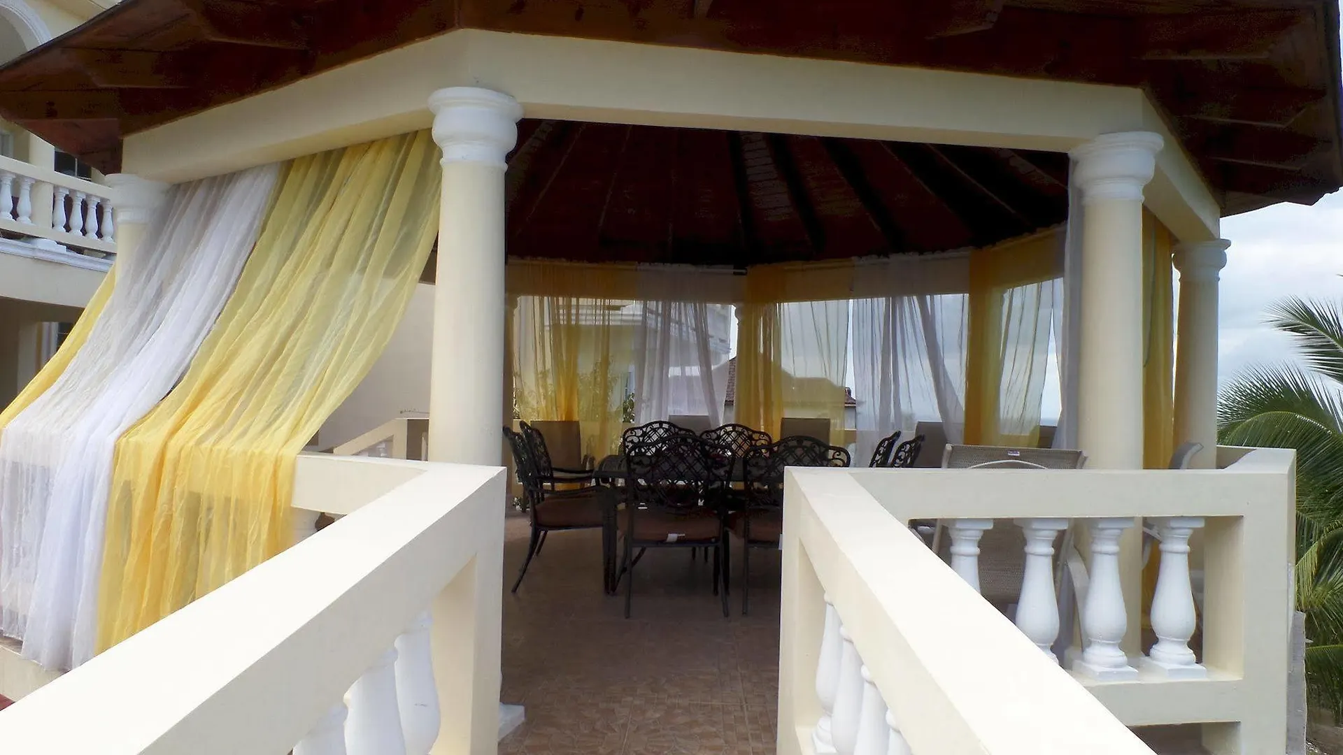 Luxurious Romantic Suite Kensington Montego Bay Hotel