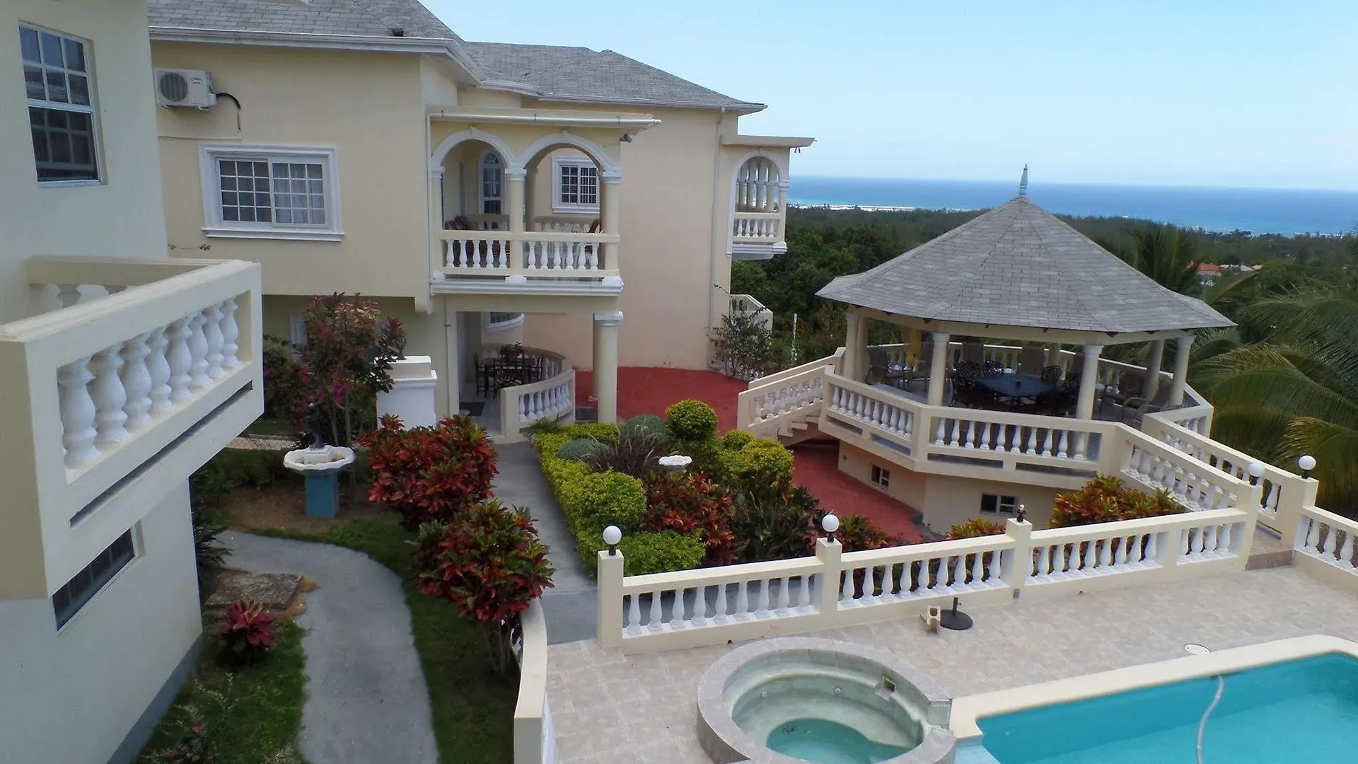 Luxurious Romantic Suite Kensington Montego Bay